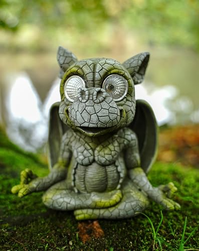 Udo Schmidt GmbH & Co. KG Yoga Gartendrache mit LED Solaraugen 17 cm Drache Figur Gartenfigur Glück Gargoyle Skulptur Solar - 2