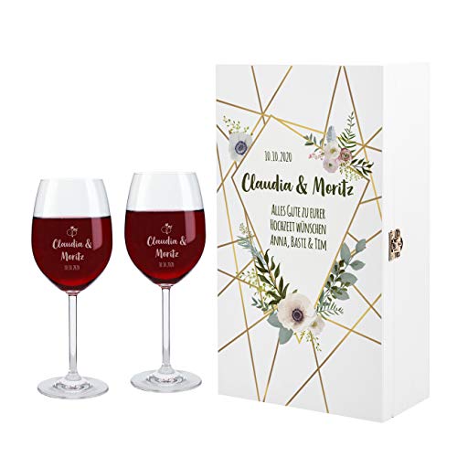 Herz & Heim® 2 Leonardo Weingläser mit Gravur wunderschönes Geschenk zur Hochzeit mit weißer Premium Verpackung Blumen